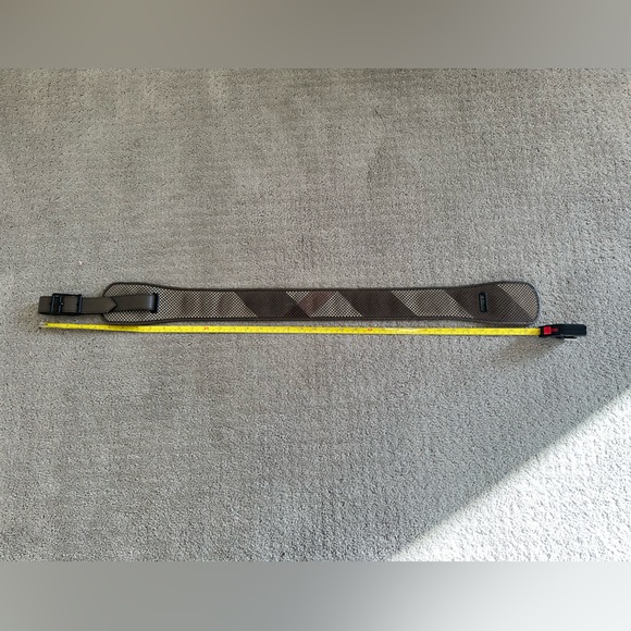 An authentic Burberry belt, statement pice flatters any style you add it to - Picture 9 of 10